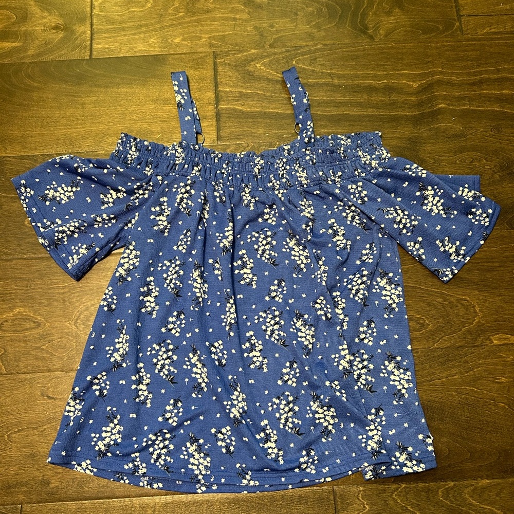 Melloday blouse size medium